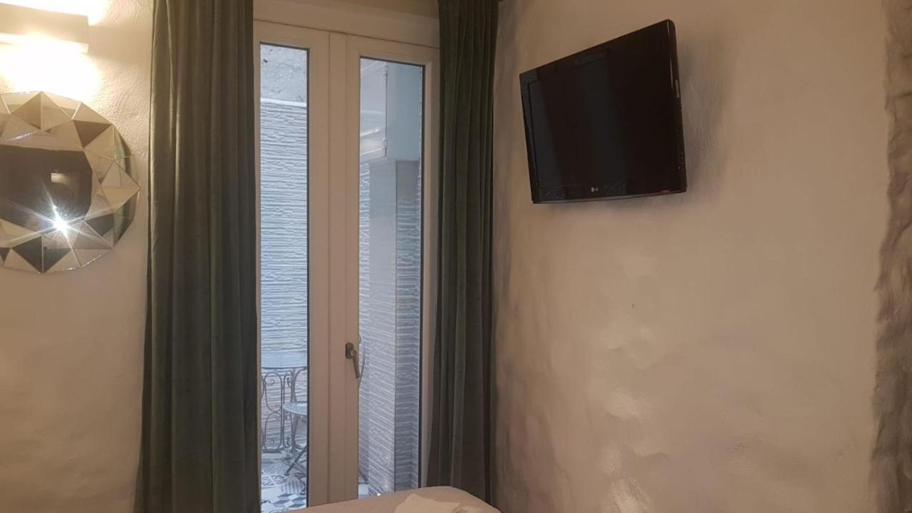 Room Del Giglio Барі Екстер'єр фото